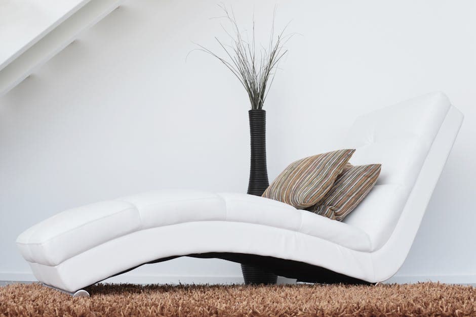 White Wall Modern Lounge - Navi Mumbai by Horizon Classic Interior & Glass Film