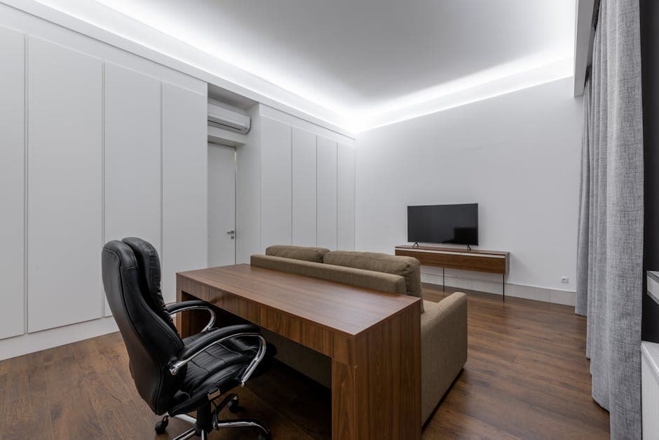 White Wall Modern Lounge - Bandra 2 - Living Rooms in Bandra